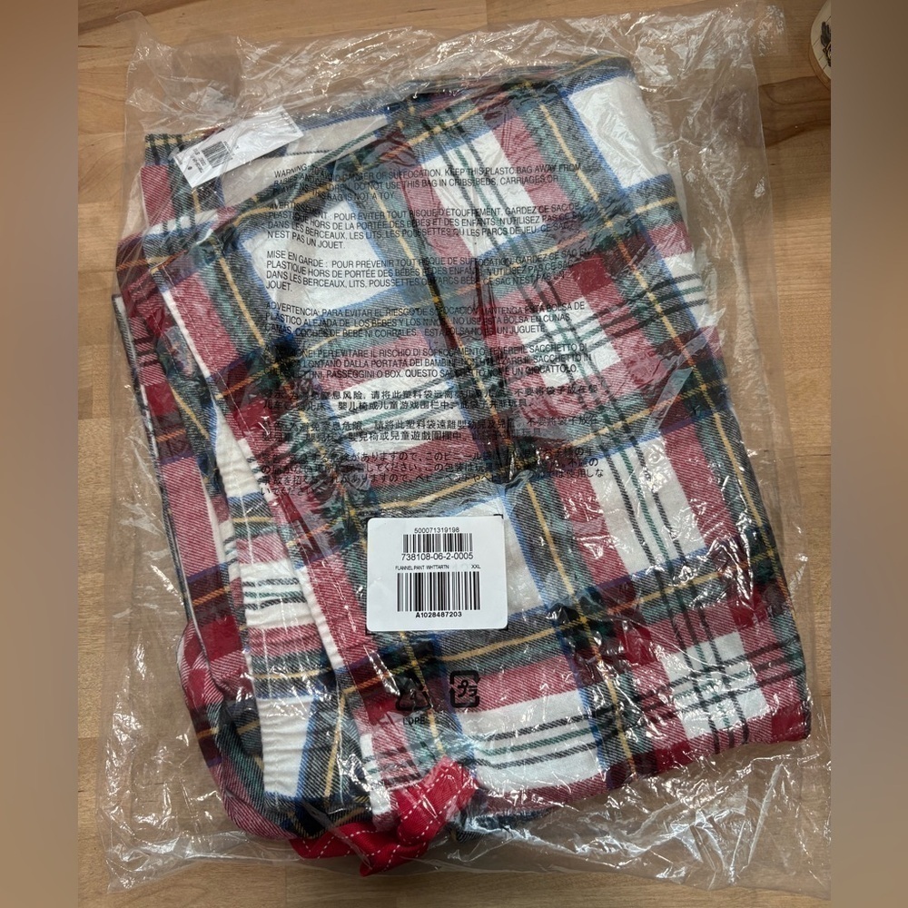 NWT Old Navy White Tartan Plaid Mid-Rise Flannel Pajama Pants for Women size XXL - Picture 3 of 7